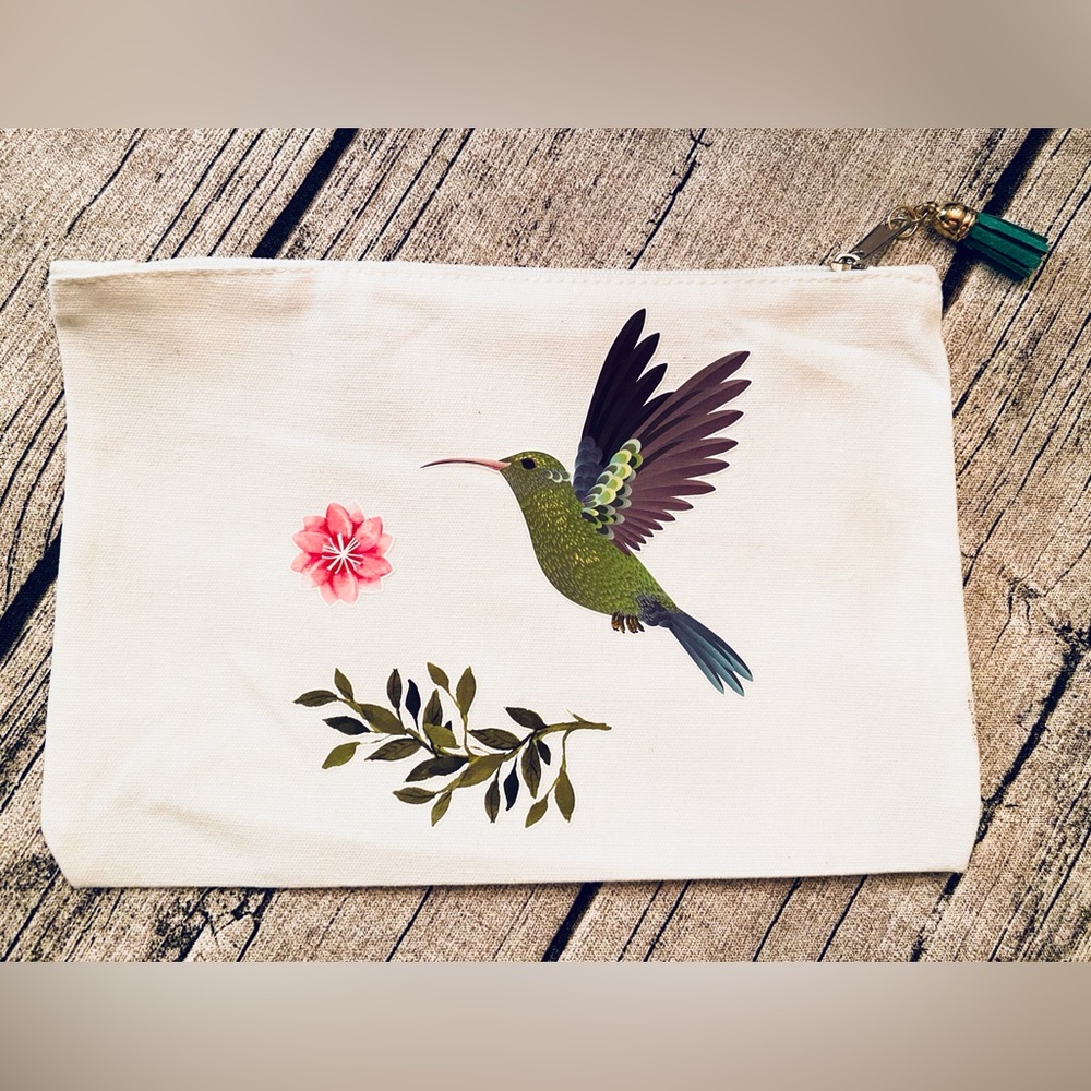 NWT! White cotton canvas zippered pouch with beautiful vinyl print and tassel